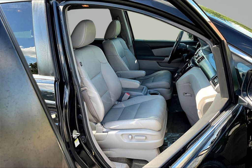 Thumbnail: 2017 Honda Odyssey - 9