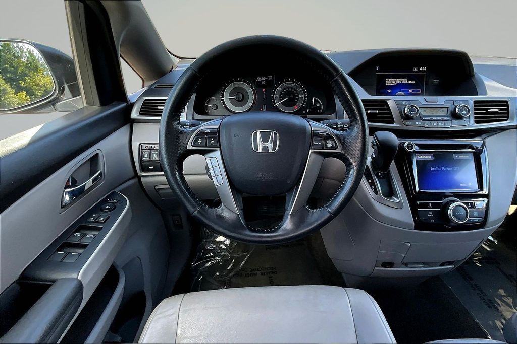Thumbnail: 2017 Honda Odyssey - 2