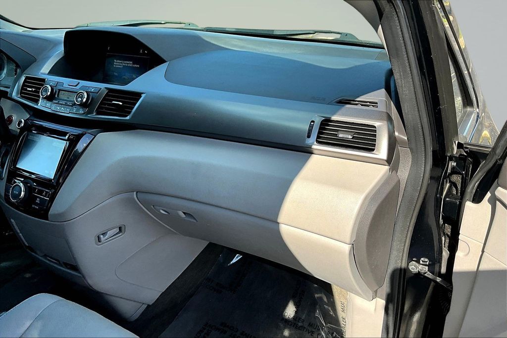 Thumbnail: 2017 Honda Odyssey - 22
