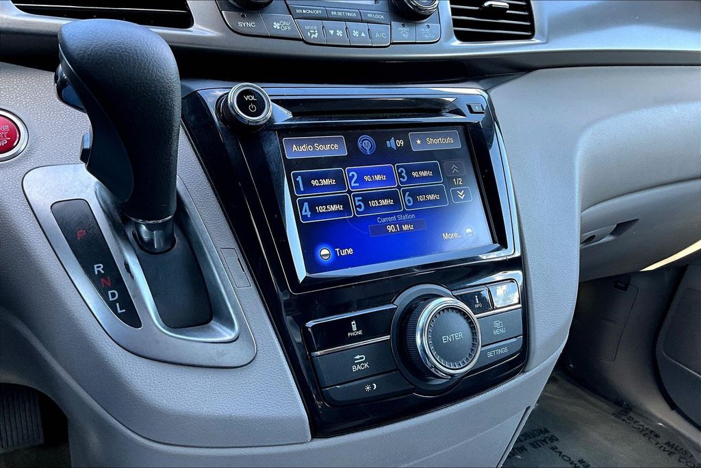 Thumbnail: 2017 Honda Odyssey - 28