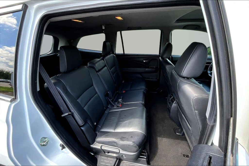 Thumbnail: 2020 Honda Pilot - 32