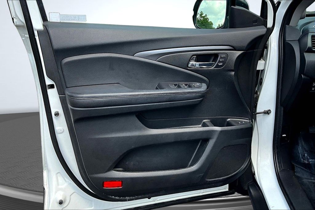 Thumbnail: 2020 Honda Pilot - 24