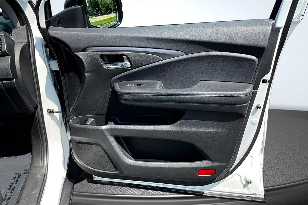 Thumbnail: 2020 Honda Pilot - 25