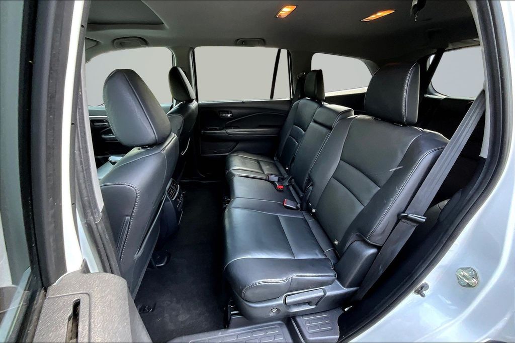 Thumbnail: 2020 Honda Pilot - 12