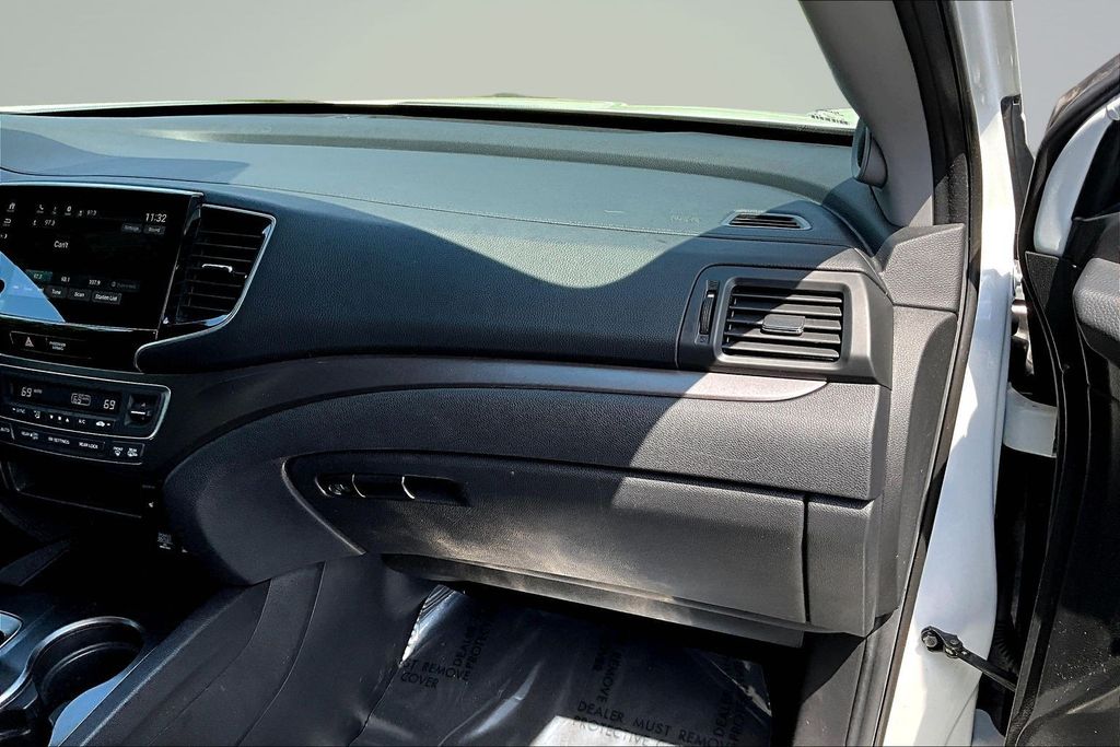 Thumbnail: 2020 Honda Pilot - 22