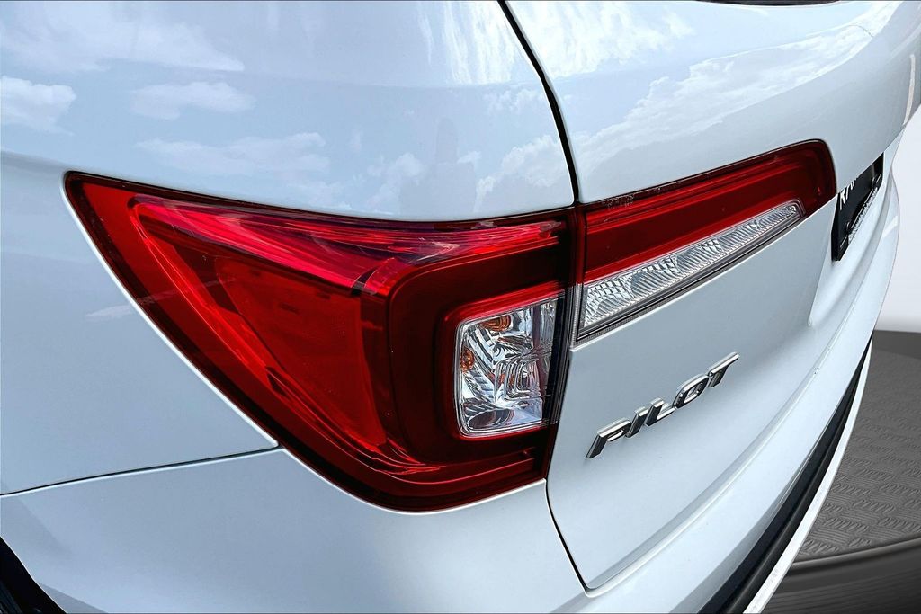 Thumbnail: 2020 Honda Pilot - 36