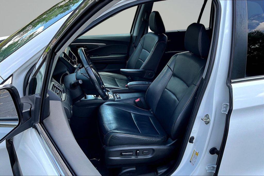 Thumbnail: 2020 Honda Pilot - 11