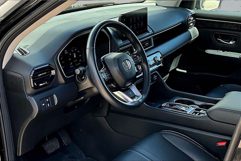 Thumbnail: 2023 Honda Pilot - 9