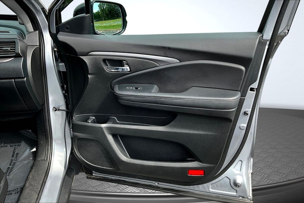 Thumbnail: 2023 Honda Ridgeline - 26