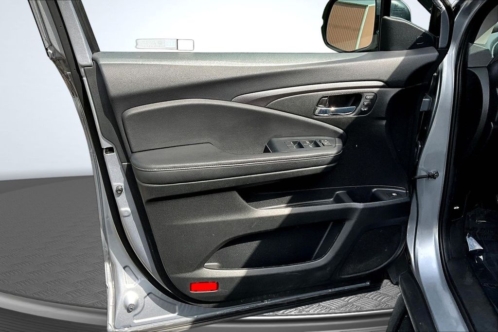 Thumbnail: 2023 Honda Ridgeline - 25