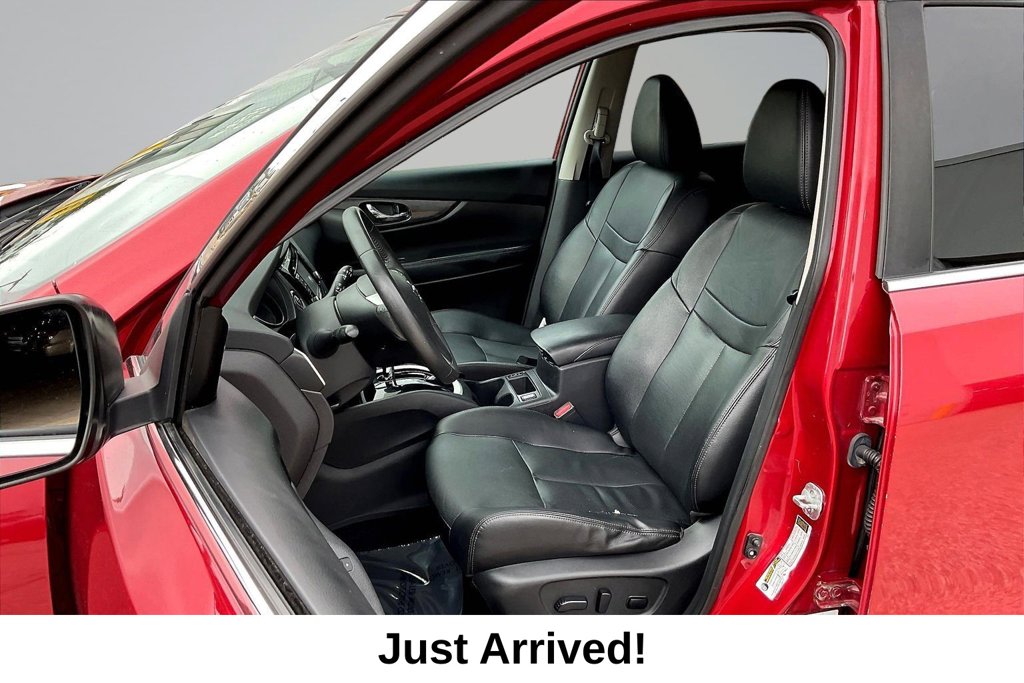 Thumbnail: 2016 Nissan Rogue - 11