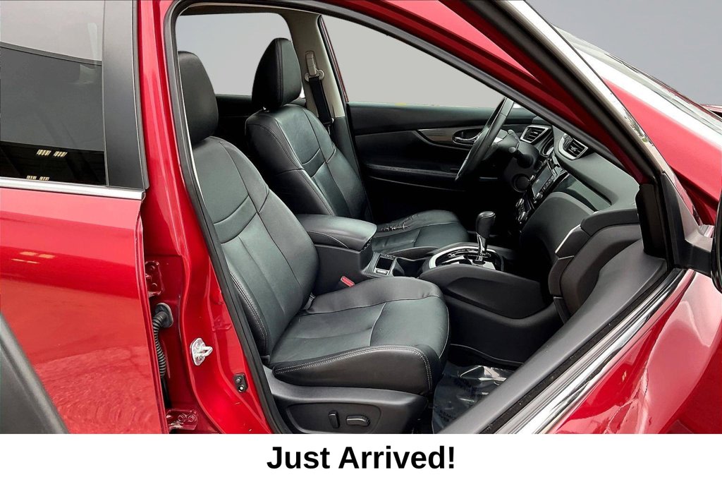 Thumbnail: 2016 Nissan Rogue - 10