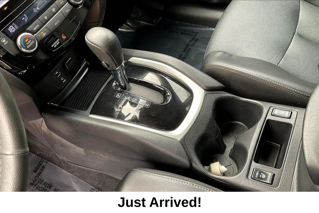 Thumbnail: 2016 Nissan Rogue - 16