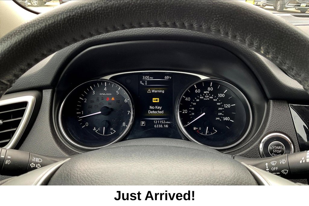 Thumbnail: 2016 Nissan Rogue - 17