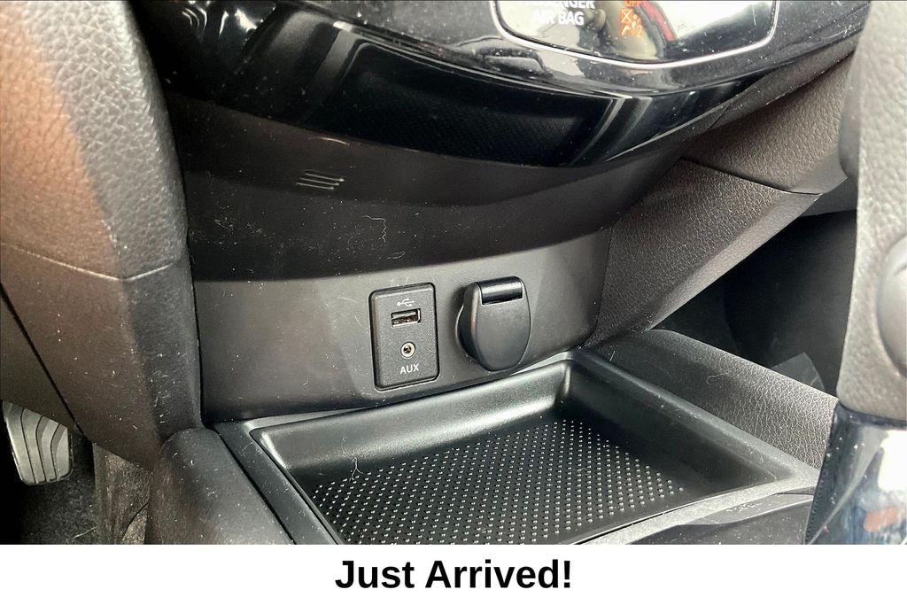 Thumbnail: 2016 Nissan Rogue - 30
