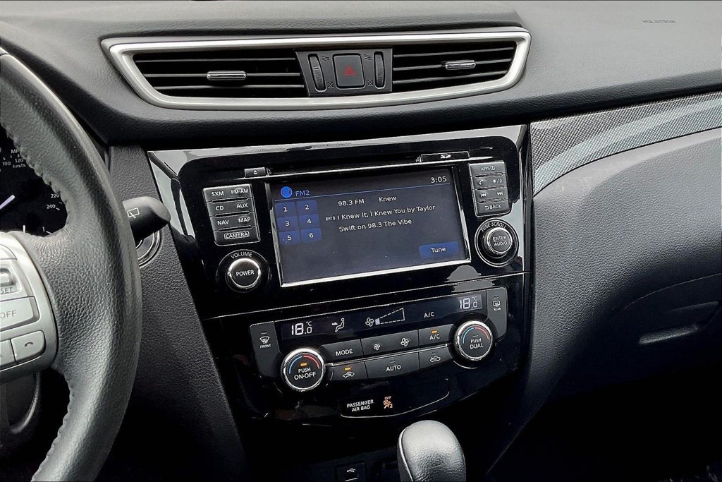 Thumbnail: 2016 Nissan Rogue - 15