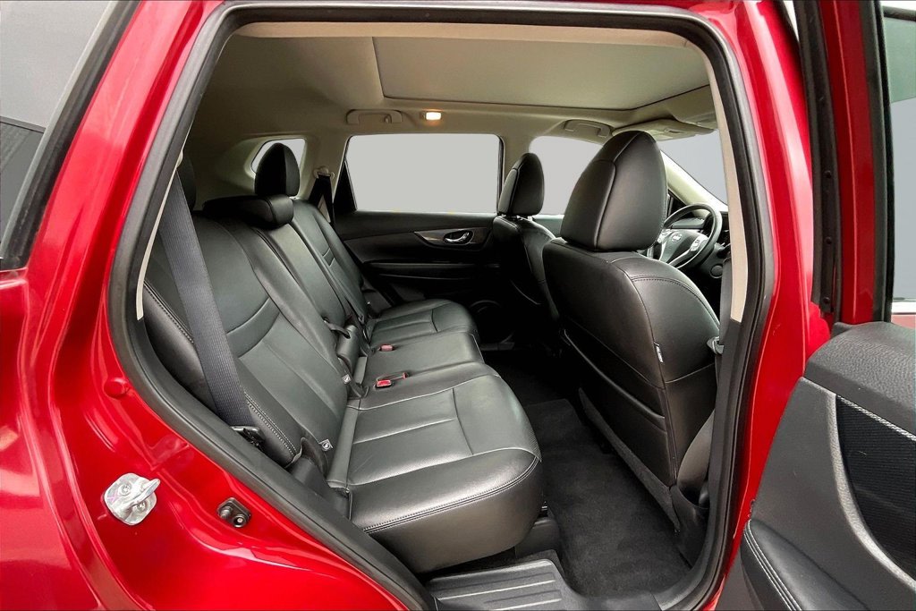 Thumbnail: 2016 Nissan Rogue - 31