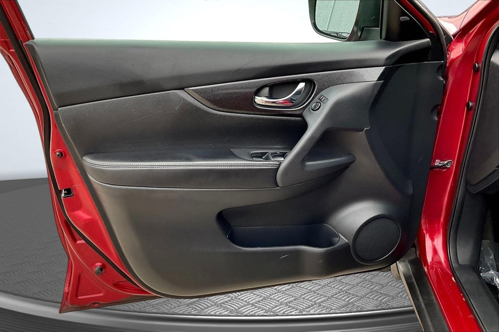 Thumbnail: 2016 Nissan Rogue - 23
