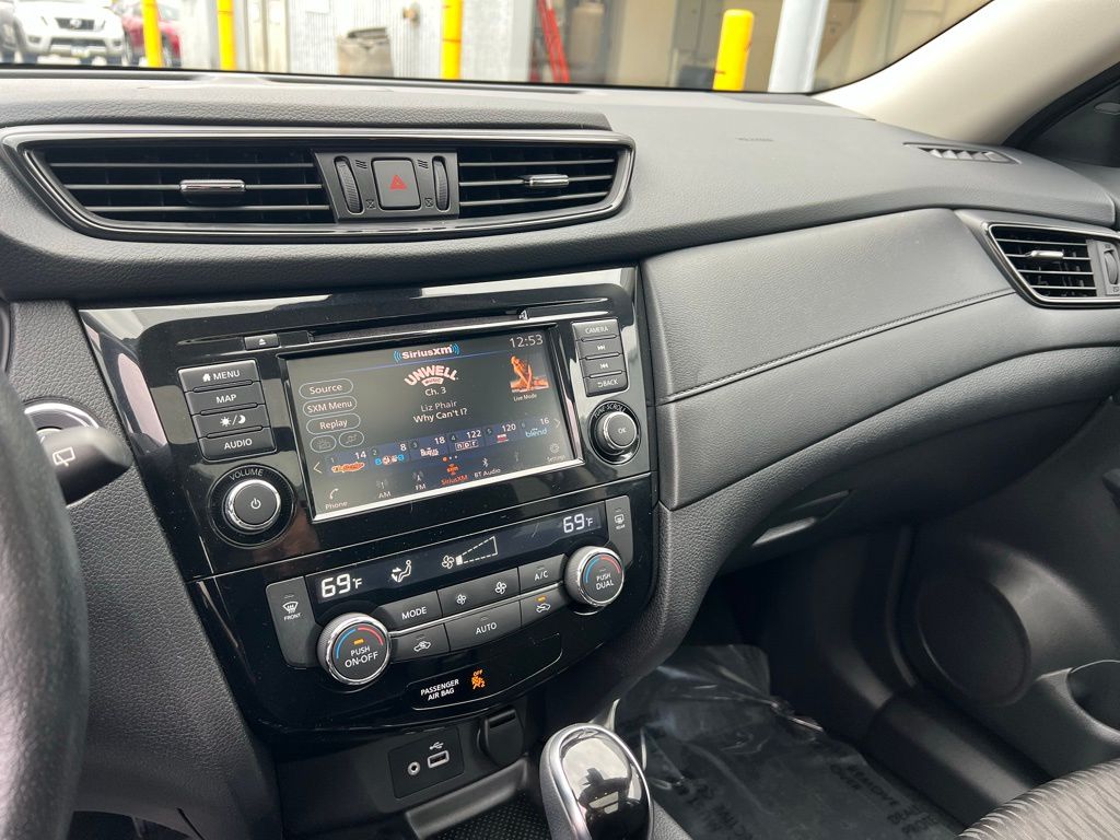 Thumbnail: 2019 Nissan Rogue - 13