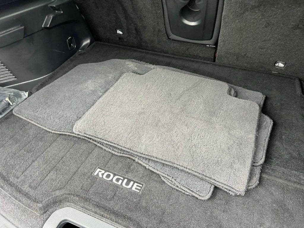 Thumbnail: 2019 Nissan Rogue - 32