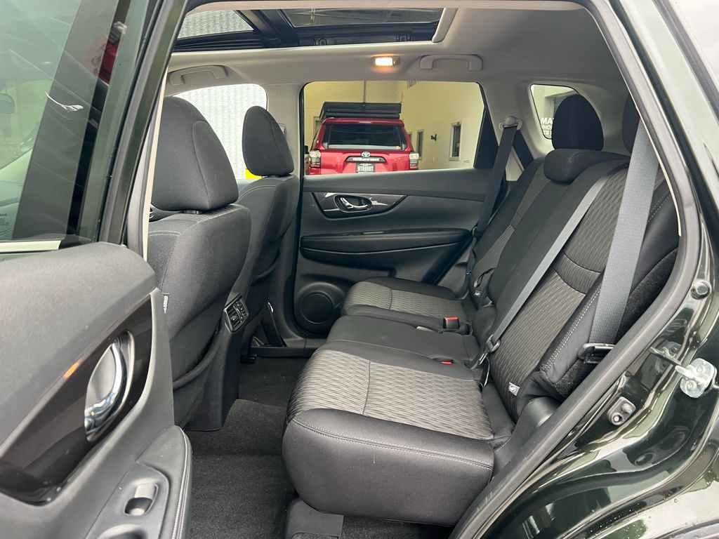 Thumbnail: 2019 Nissan Rogue - 12