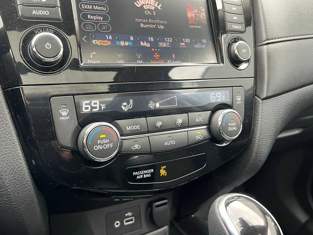 Thumbnail: 2019 Nissan Rogue - 38