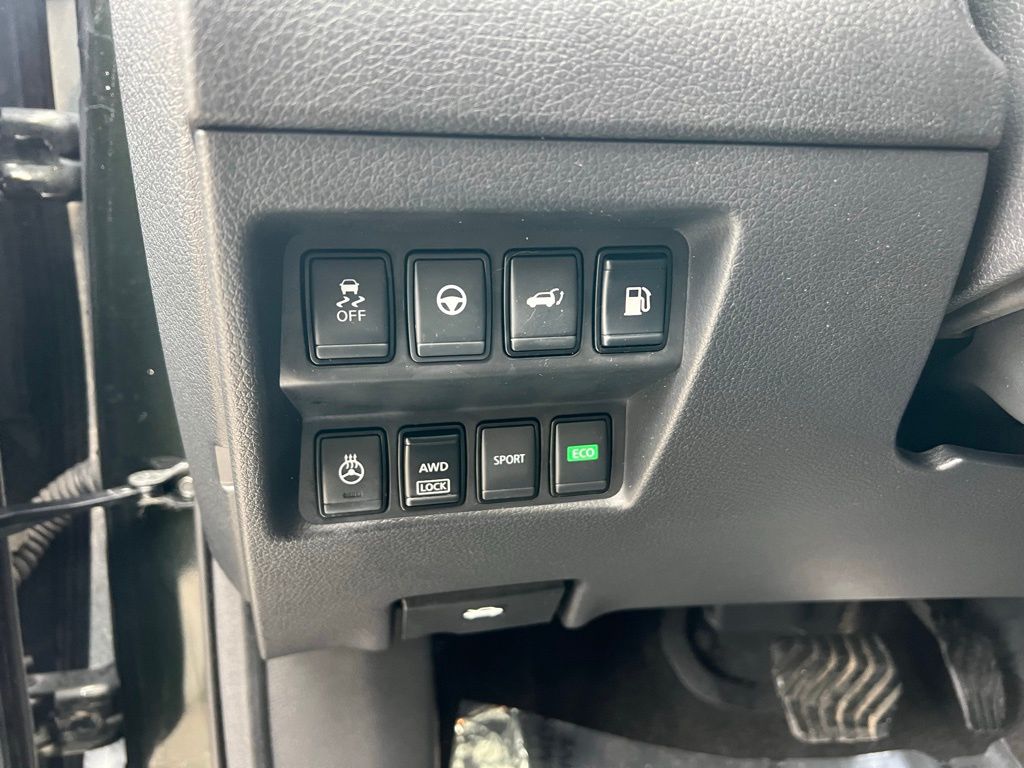 Thumbnail: 2019 Nissan Rogue - 26