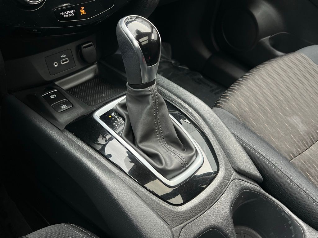 Thumbnail: 2019 Nissan Rogue - 39