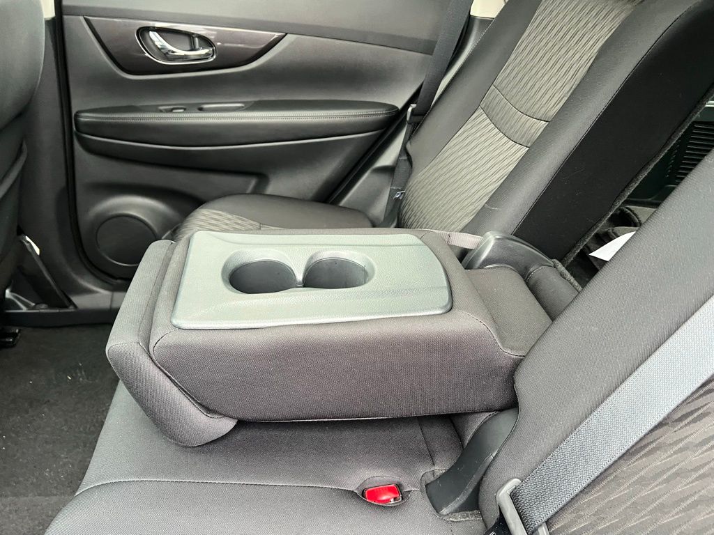 Thumbnail: 2019 Nissan Rogue - 30