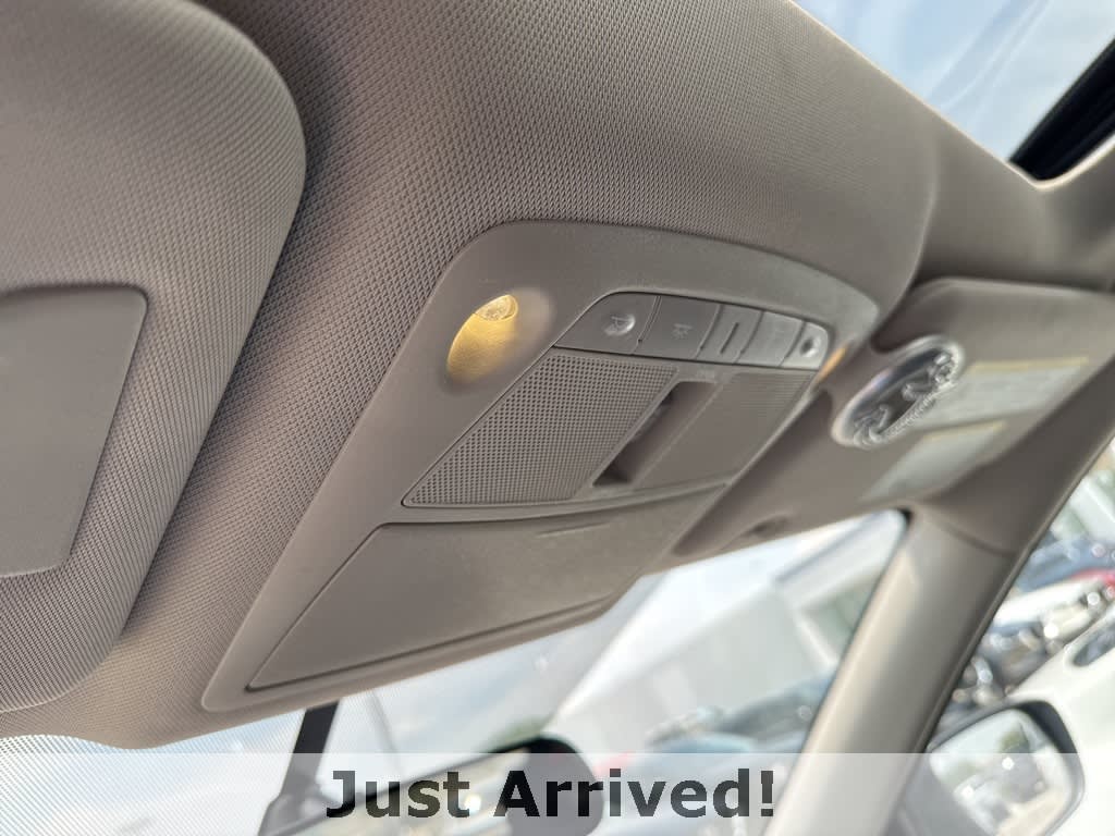 2015 Nissan Rogue SV 10