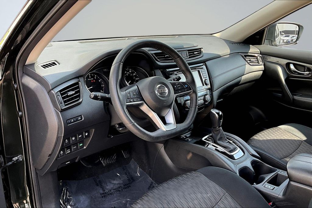 Thumbnail: 2019 Nissan Rogue - 13