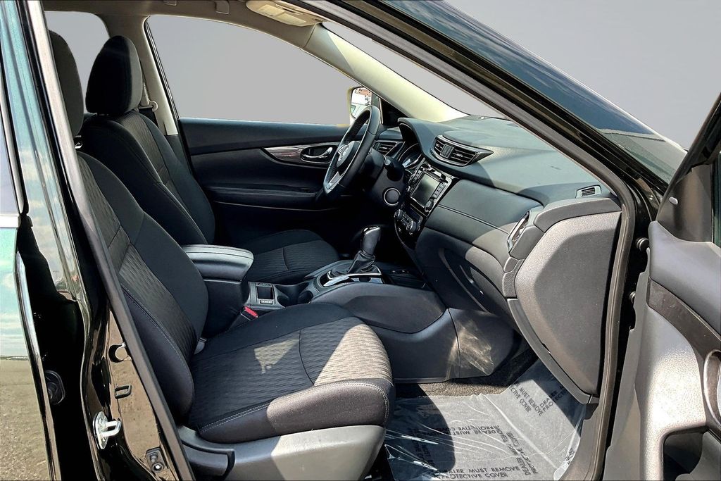 Thumbnail: 2019 Nissan Rogue - 10