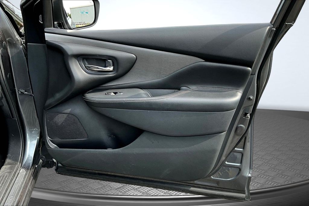 Thumbnail: 2020 Nissan Murano - 25