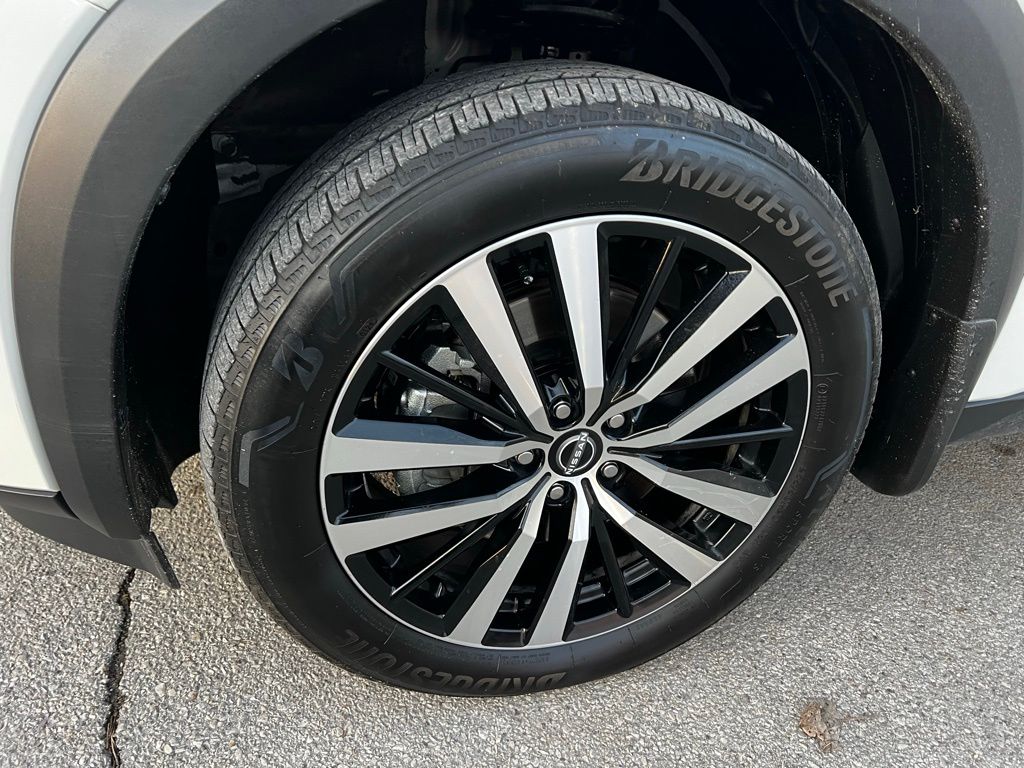 Thumbnail: 2024 Nissan Pathfinder - 6