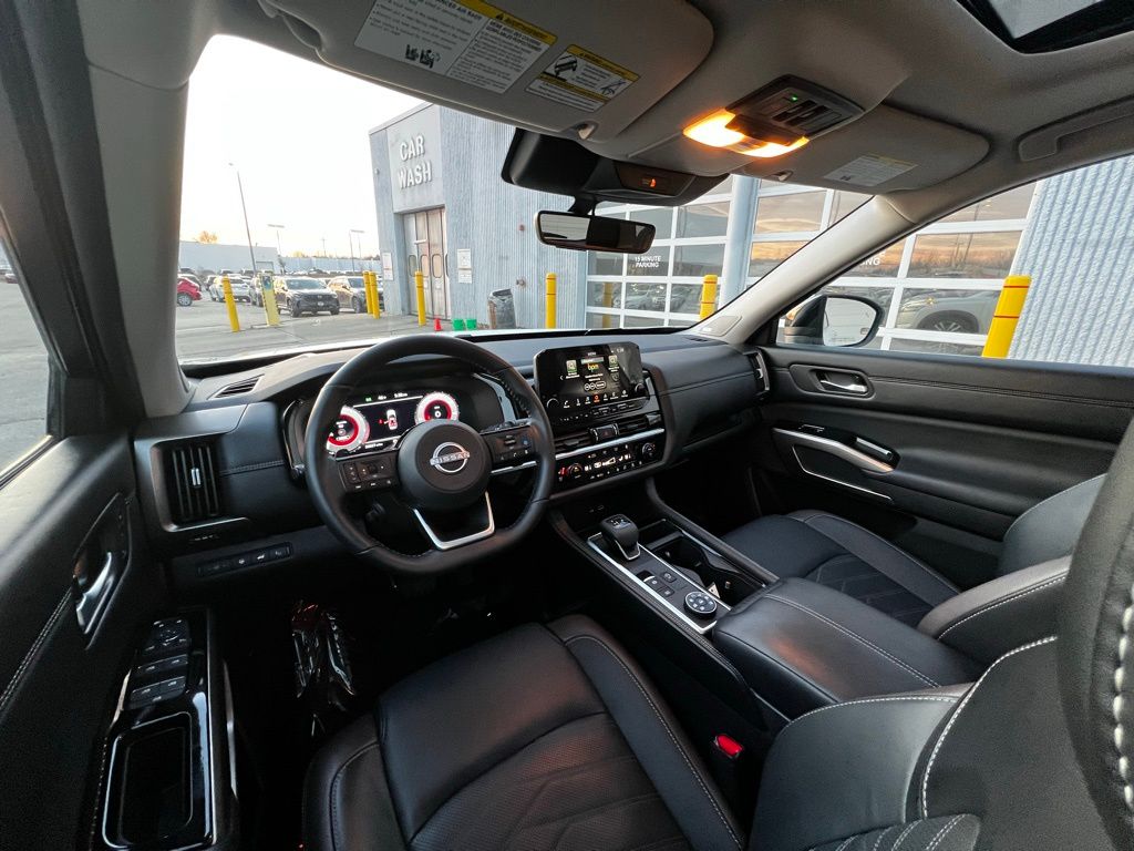 Thumbnail: 2024 Nissan Pathfinder - 2