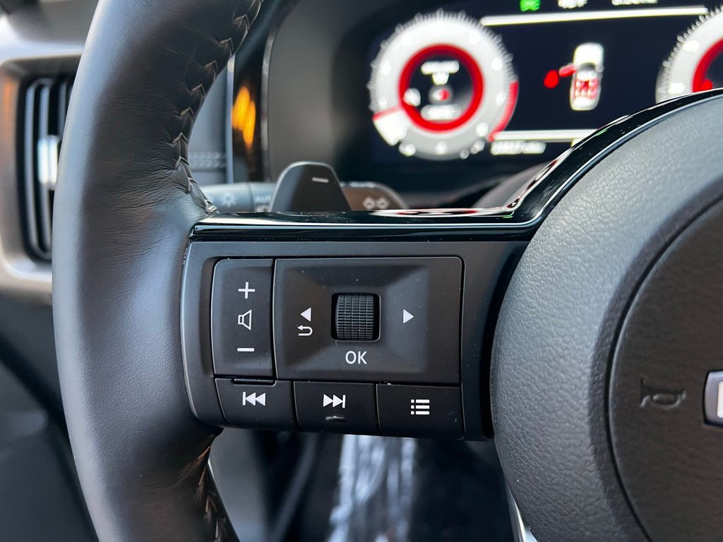 Thumbnail: 2024 Nissan Pathfinder - 36