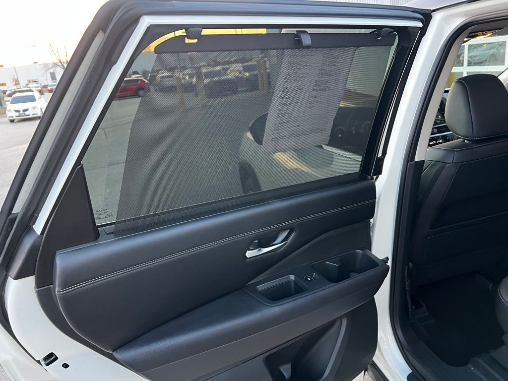 Thumbnail: 2024 Nissan Pathfinder - 26