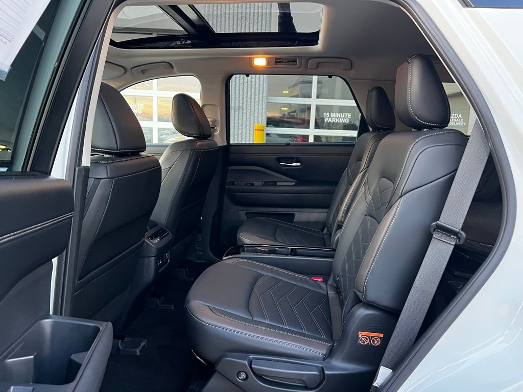 Thumbnail: 2024 Nissan Pathfinder - 10