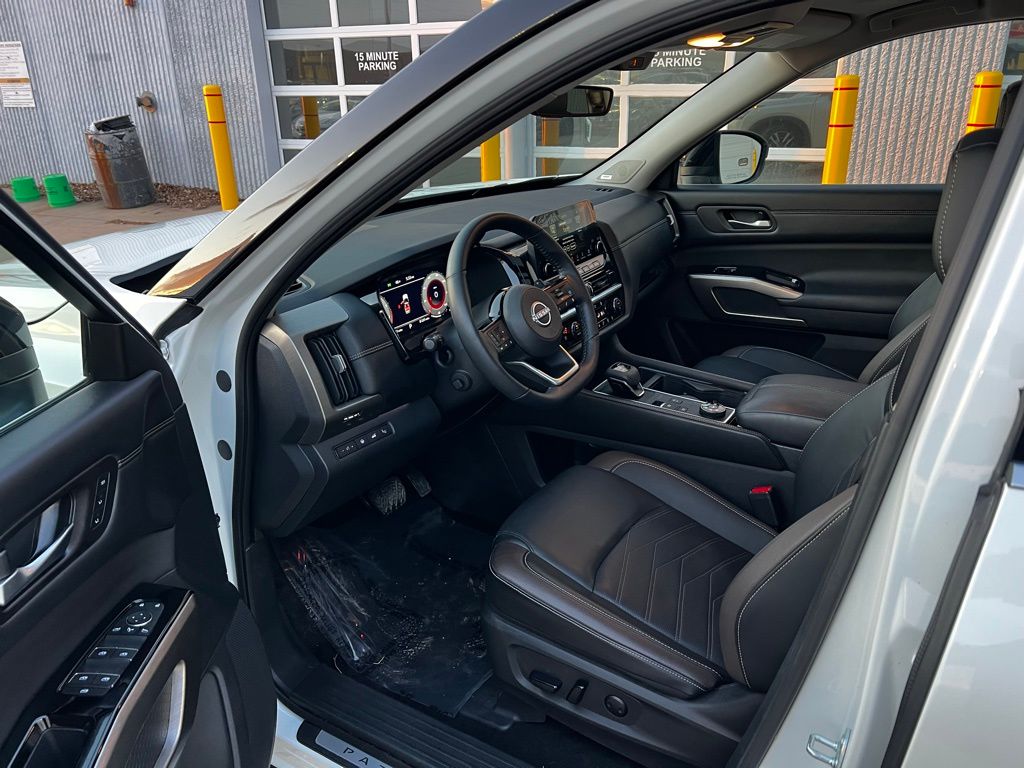 Thumbnail: 2024 Nissan Pathfinder - 8