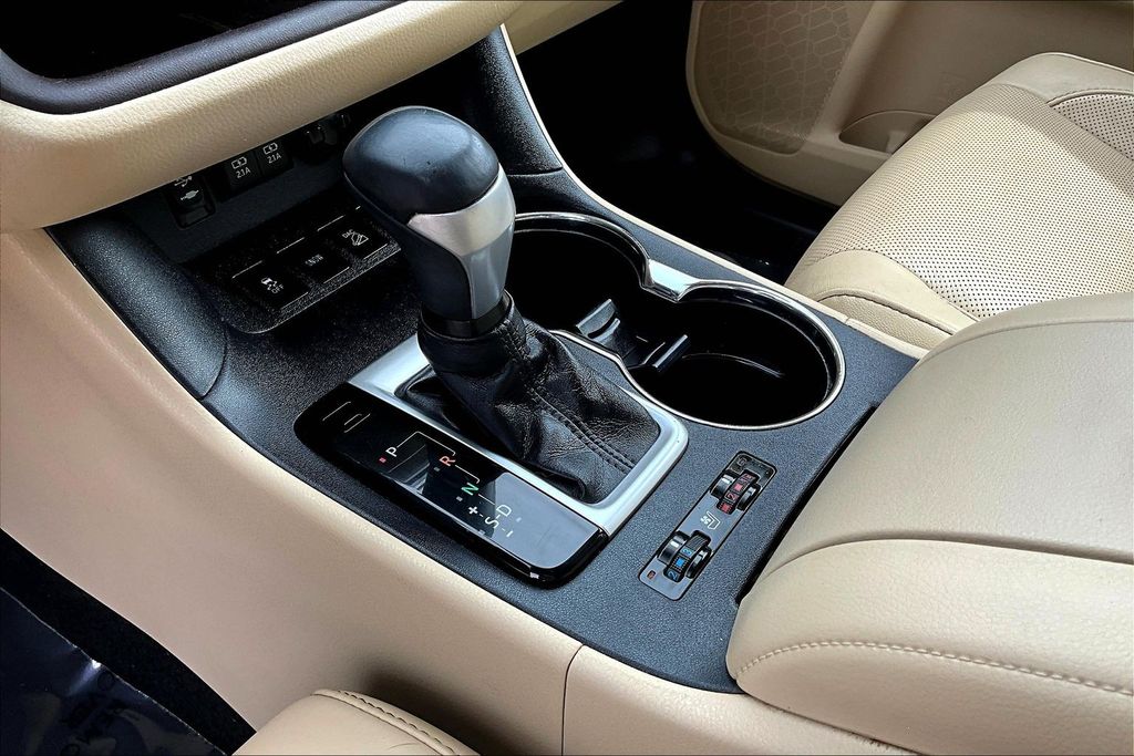 Thumbnail: 2018 Toyota Highlander - 15