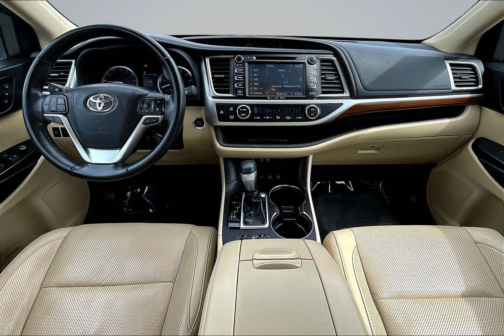 Thumbnail: 2018 Toyota Highlander - 13
