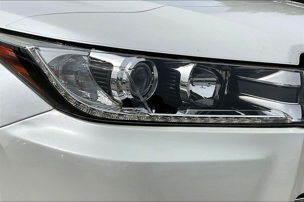 Thumbnail: 2018 Toyota Highlander - 35