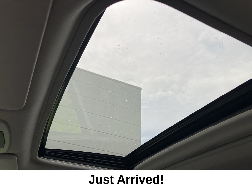 Thumbnail: 2021 Toyota Sienna - 11