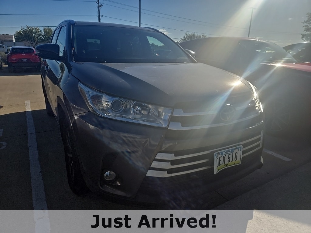 Thumbnail: 2018 Toyota Highlander - 3