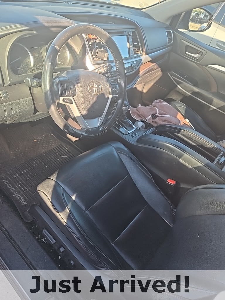 Thumbnail: 2018 Toyota Highlander - 9