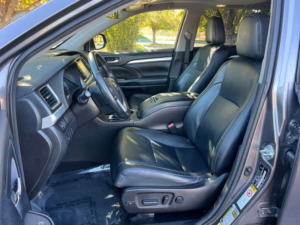 Thumbnail: 2018 Toyota Highlander - 9