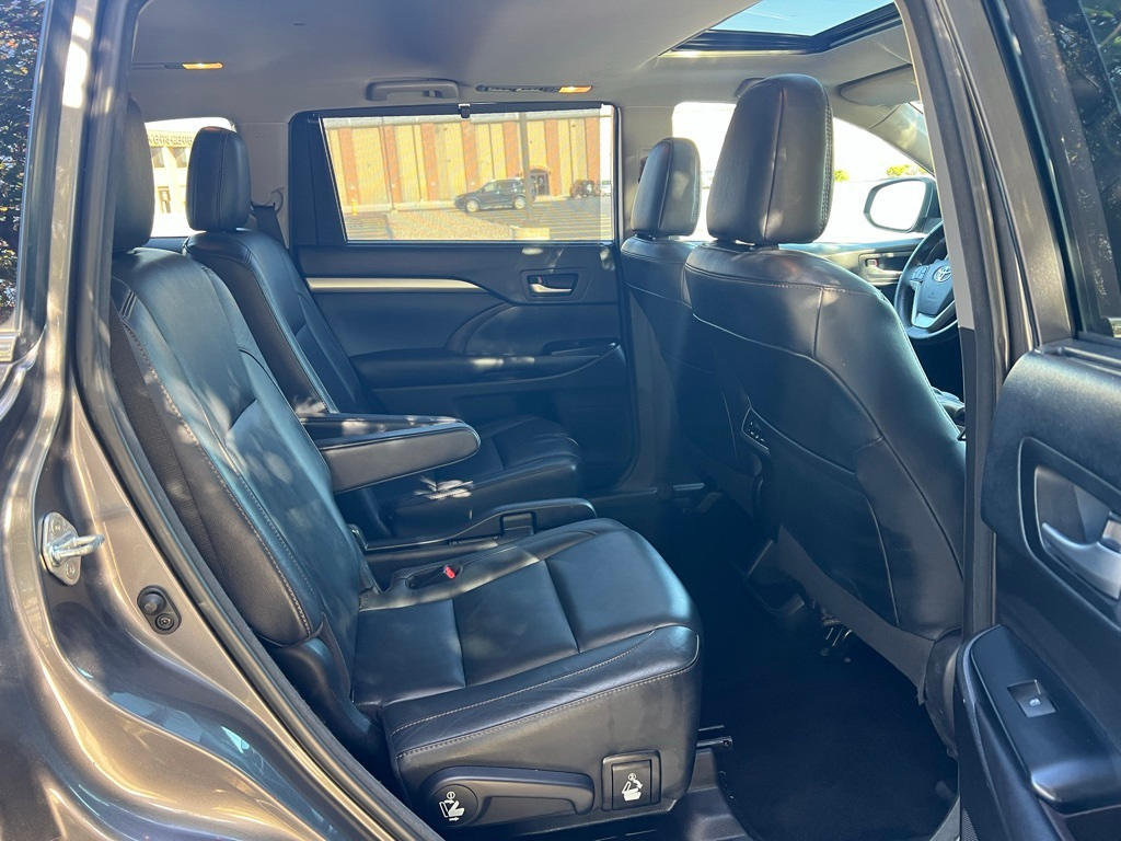 Thumbnail: 2018 Toyota Highlander - 27