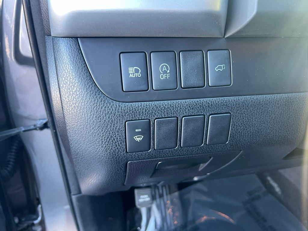 Thumbnail: 2018 Toyota Highlander - 21