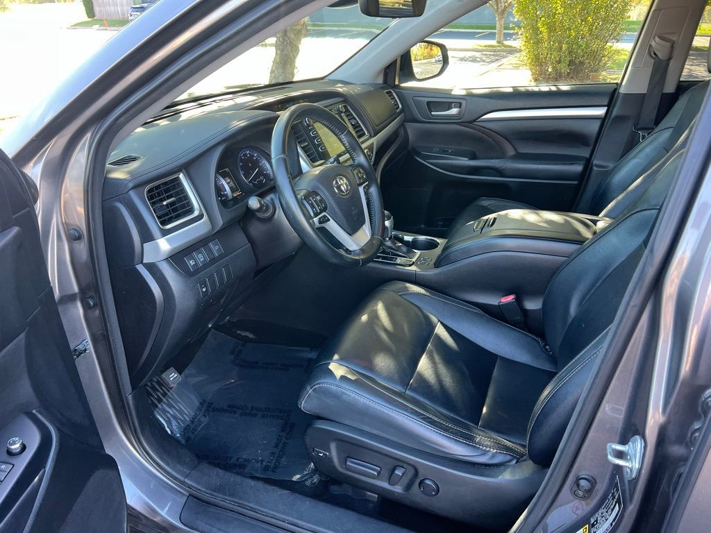 Thumbnail: 2018 Toyota Highlander - 8