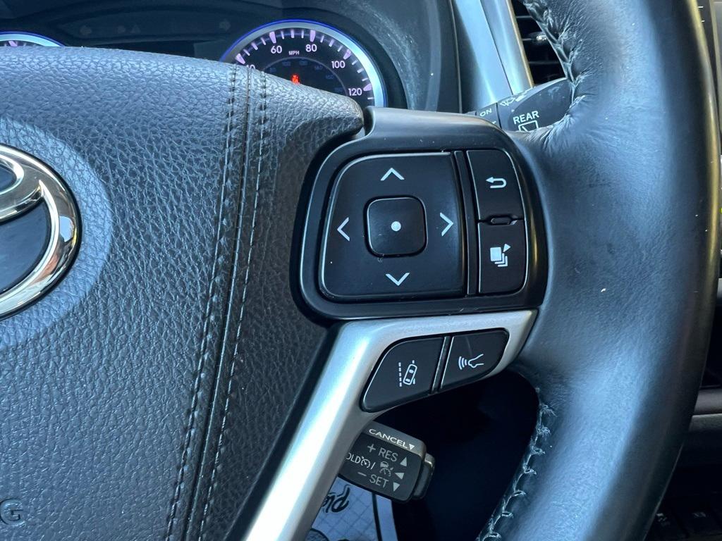 Thumbnail: 2018 Toyota Highlander - 30